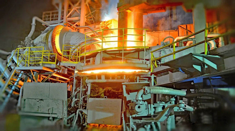 Steel making with calcined coal and carburizing agent