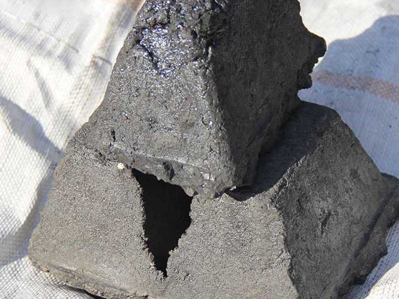 Anthracite as a fixed carbon raw material for electrode paste